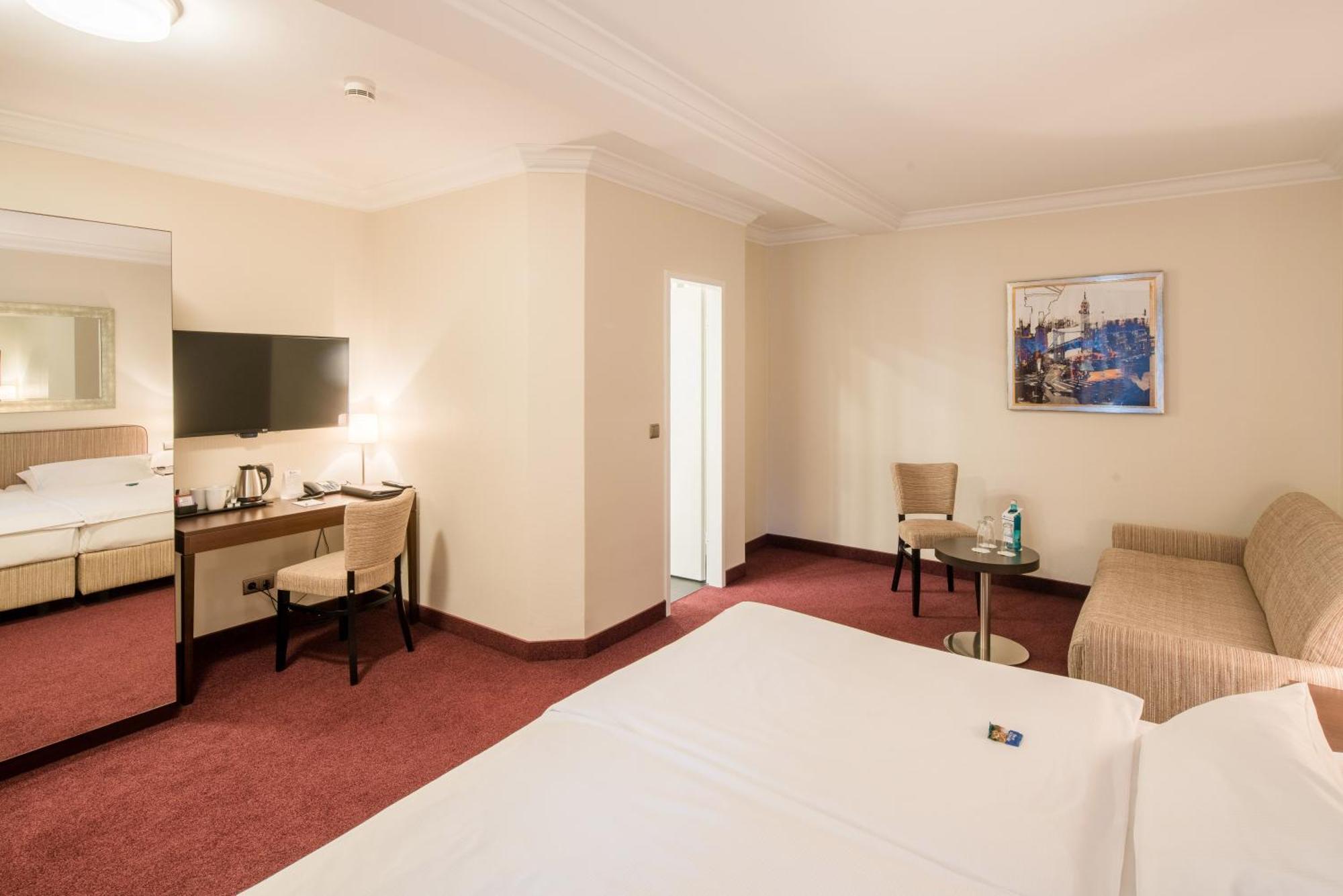 Family Room,1641719423:JPEG