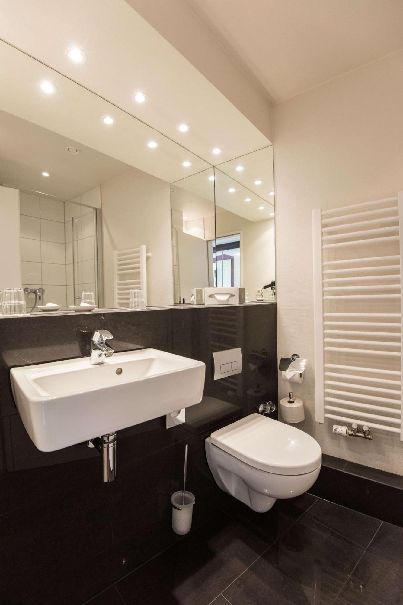 Comfort King Room,1687451908:JPEG